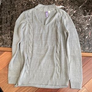 5/$25 Alya Sweater Size Small